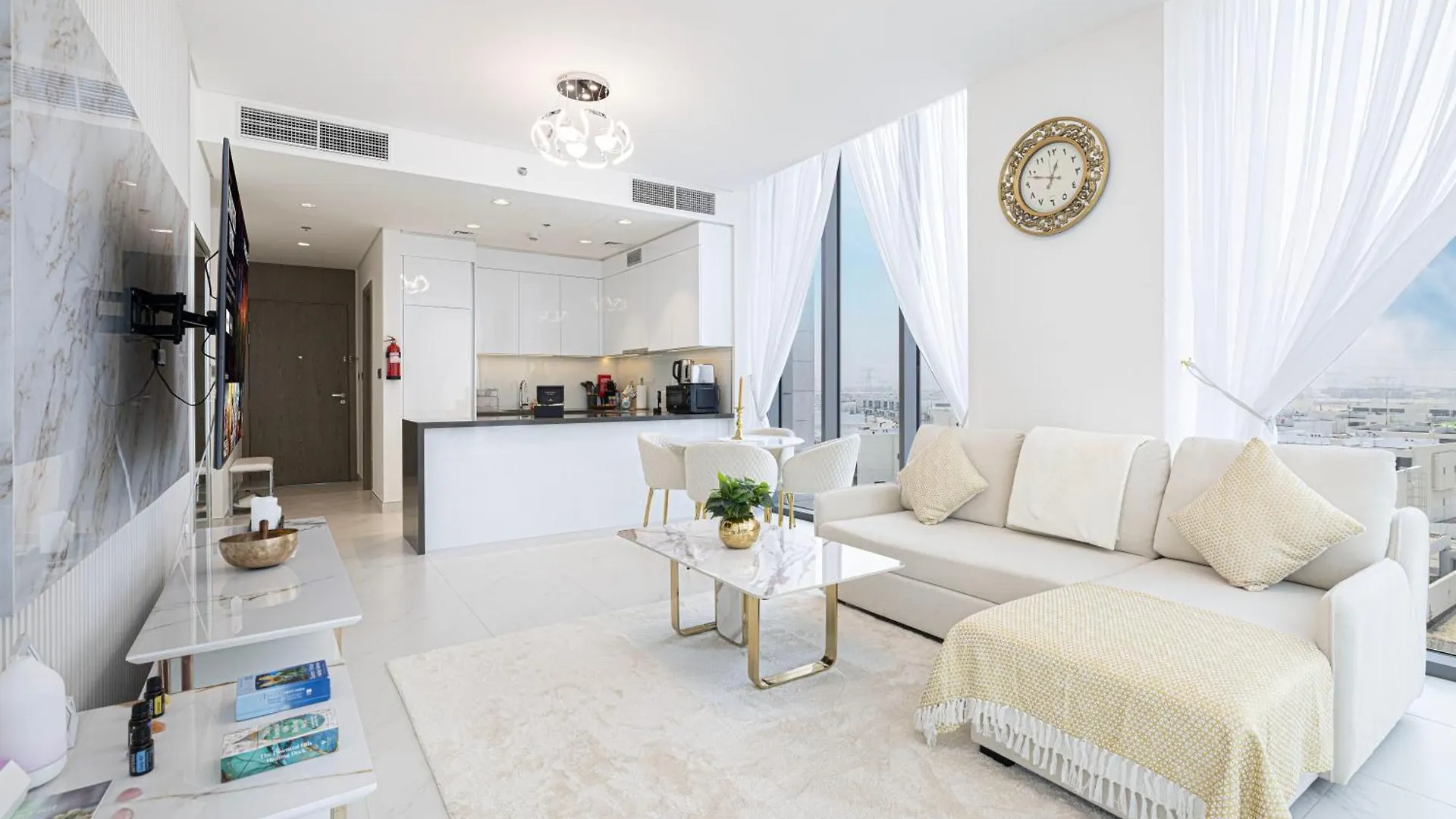 Luxury Apt Burj Khalifa, Sunset And Lagoon View Dubai Apartment