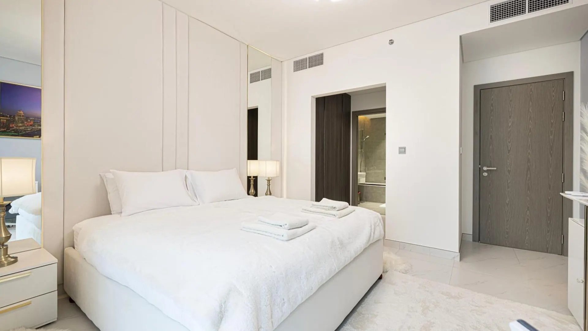 Luxury Apt Burj Khalifa, Sunset And Lagoon View Dubai Apartment